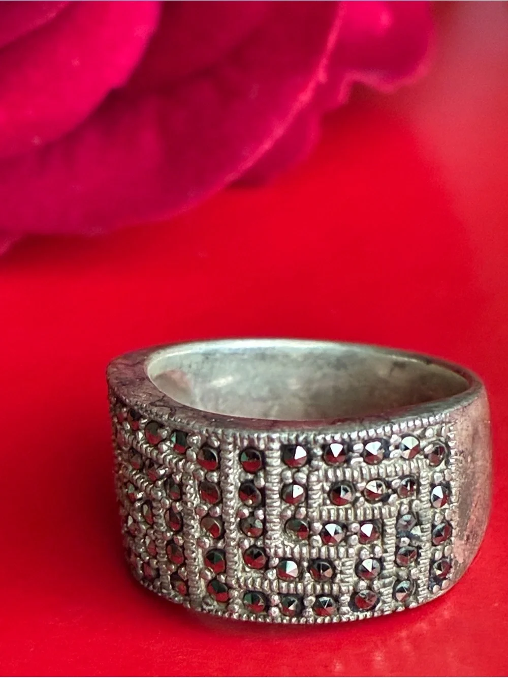 925 Sterling Silver Wide Band Ring with Black Marcasite Accents size 7”